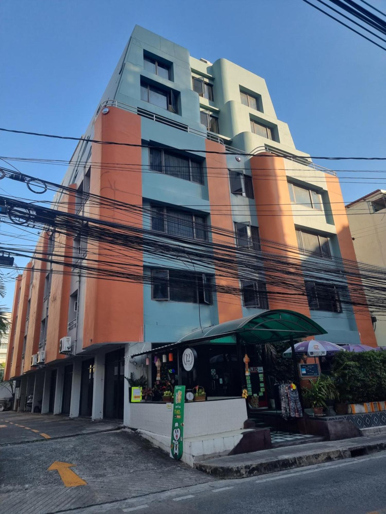 12Pm Bangkok Hotel Exterior foto